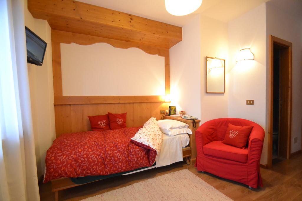 Hotel Villa Nevada Cortina d'Ampezzo Room photo